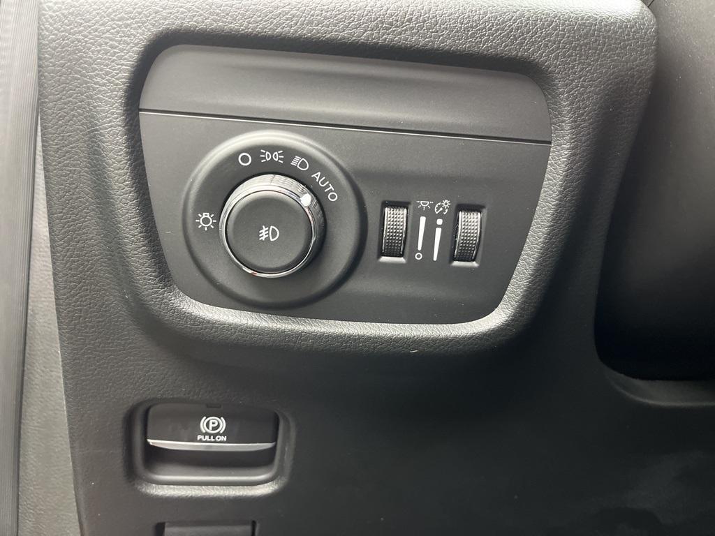 new 2025 Jeep Grand Cherokee L car, priced at $54,332