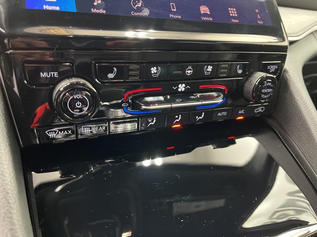 new 2025 Jeep Grand Cherokee L car, priced at $54,332