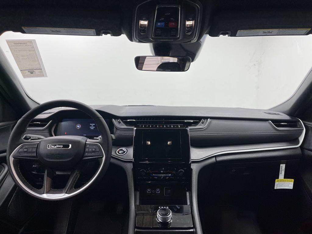 new 2025 Jeep Grand Cherokee car, priced at $43,498
