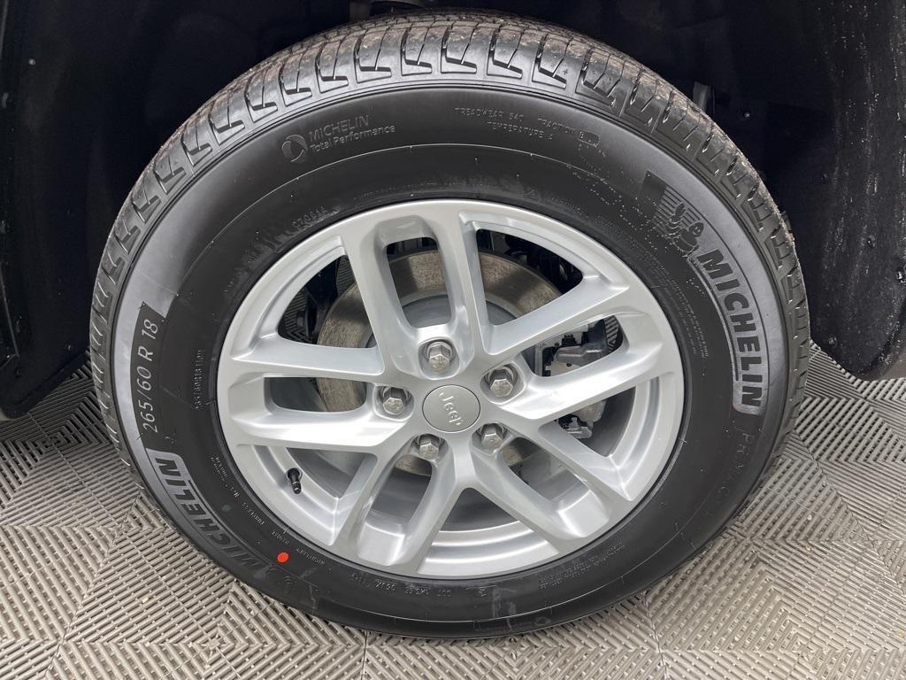 new 2025 Jeep Grand Cherokee car, priced at $42,470