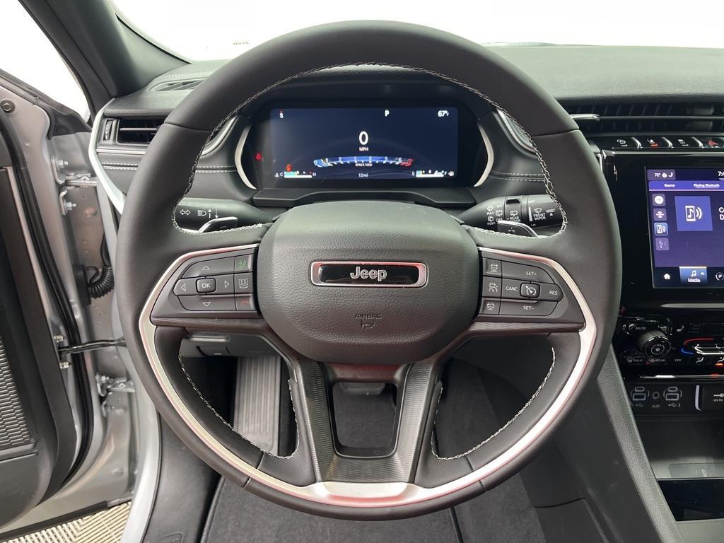 new 2025 Jeep Grand Cherokee car, priced at $42,470