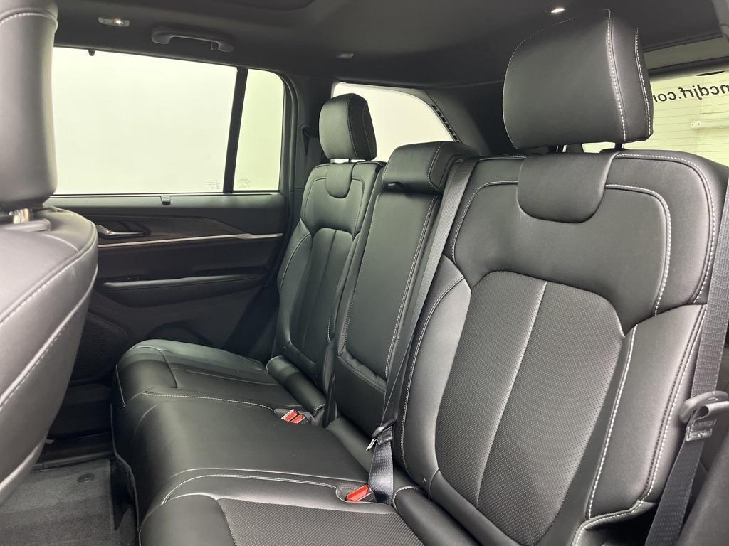 new 2025 Jeep Grand Cherokee car, priced at $50,660