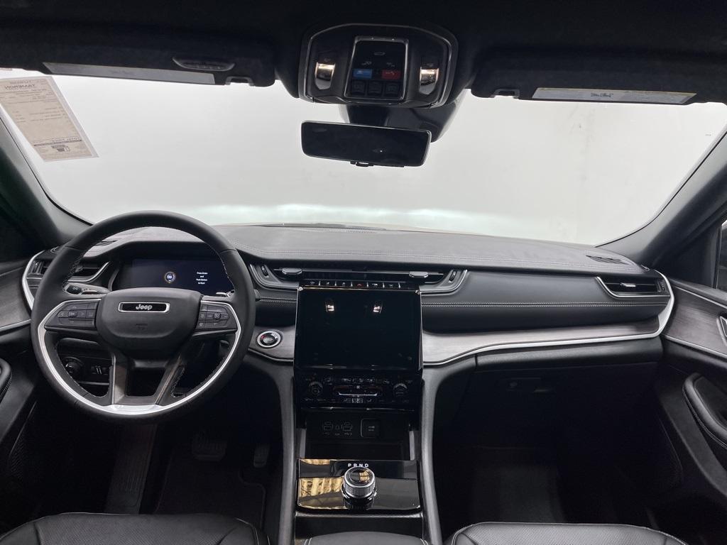 new 2025 Jeep Grand Cherokee car, priced at $50,660