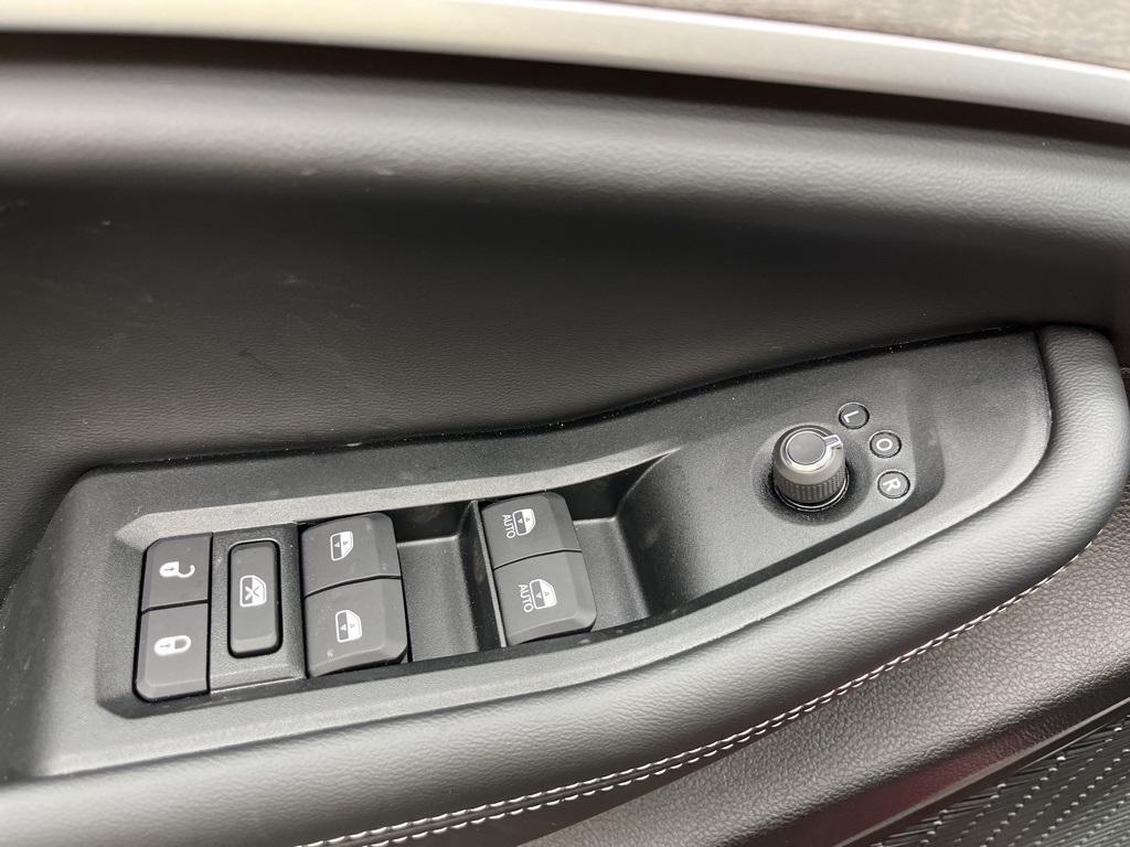 new 2025 Jeep Grand Cherokee car, priced at $50,660