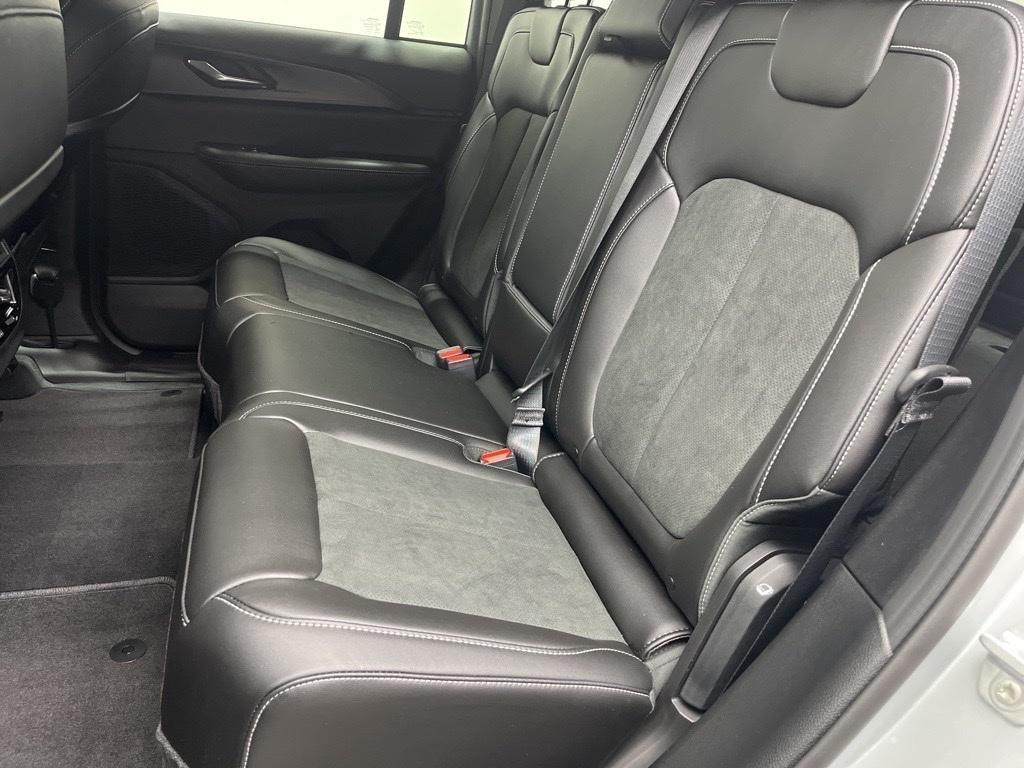 new 2025 Jeep Grand Cherokee car, priced at $42,661