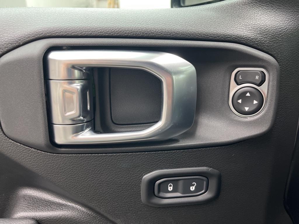 new 2026 Jeep Wrangler car, priced at $46,905