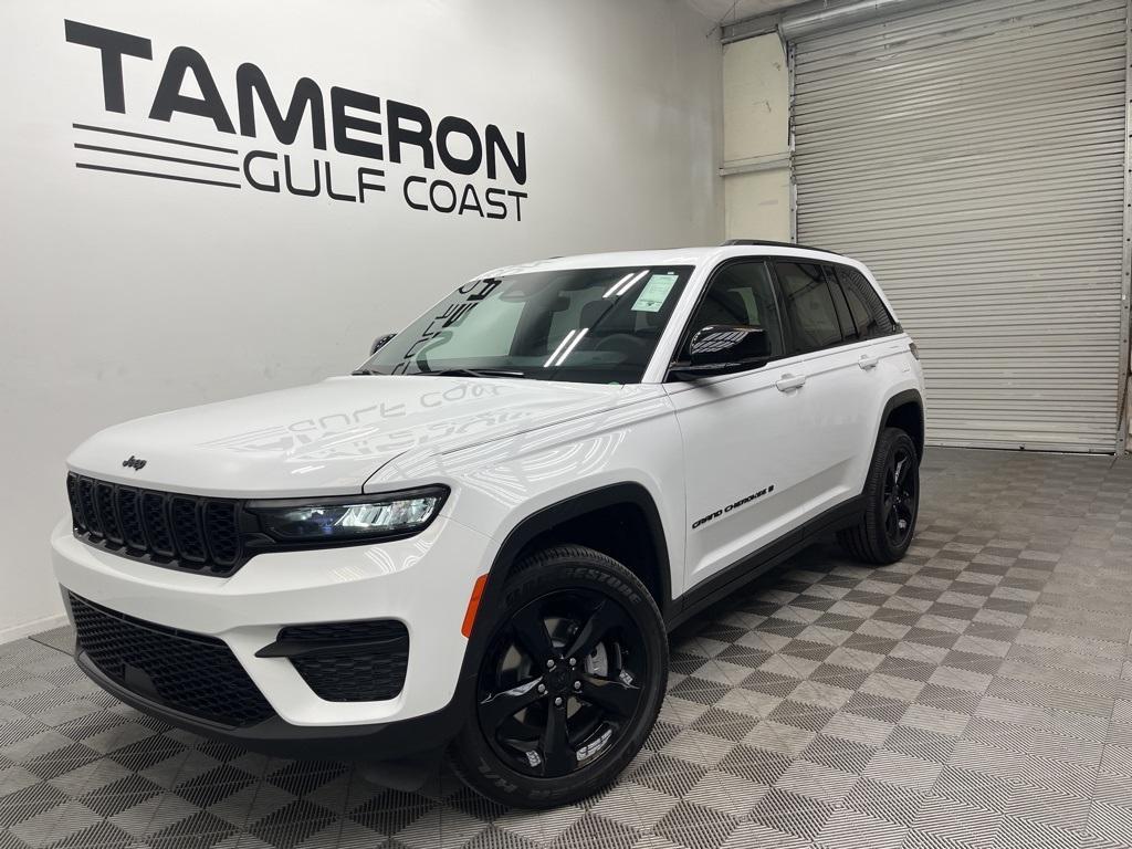 new 2025 Jeep Grand Cherokee car, priced at $42,143