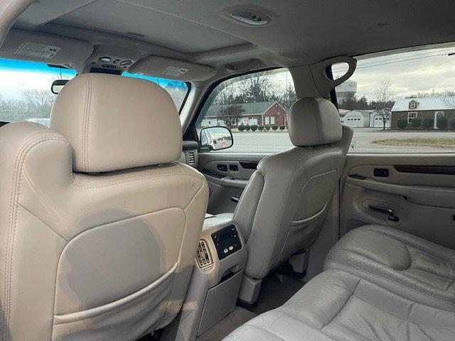 used 2006 Cadillac Escalade EXT car, priced at $9,995