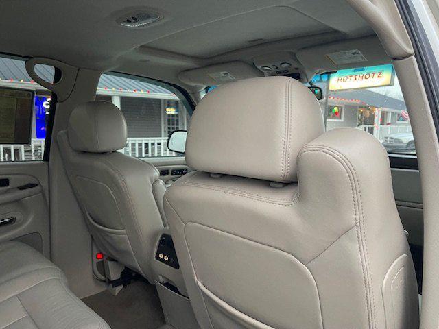 used 2006 Cadillac Escalade EXT car, priced at $9,995