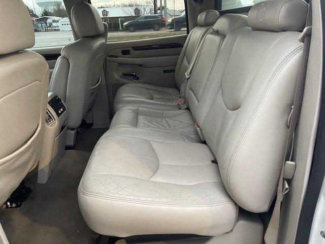 used 2006 Cadillac Escalade EXT car, priced at $9,995