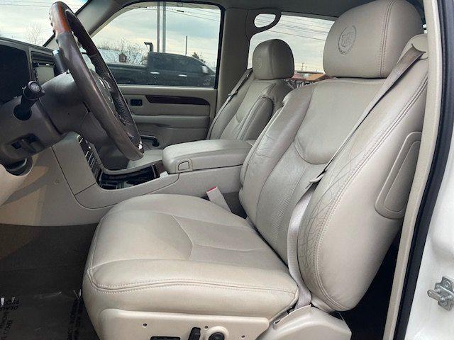used 2006 Cadillac Escalade EXT car, priced at $9,995