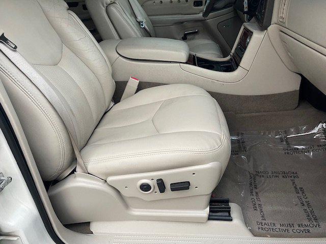 used 2006 Cadillac Escalade EXT car, priced at $9,995