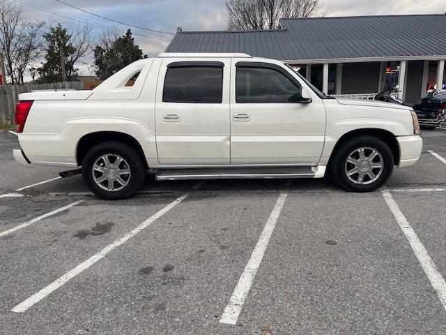 used 2006 Cadillac Escalade EXT car, priced at $9,995