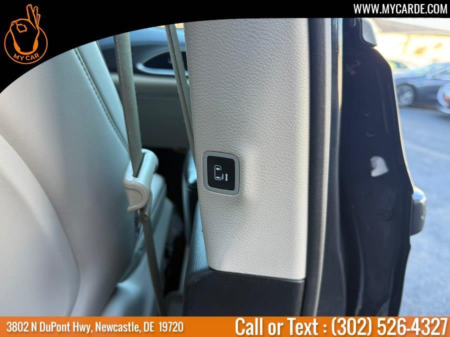 used 2020 Chrysler Pacifica car, priced at $16,746