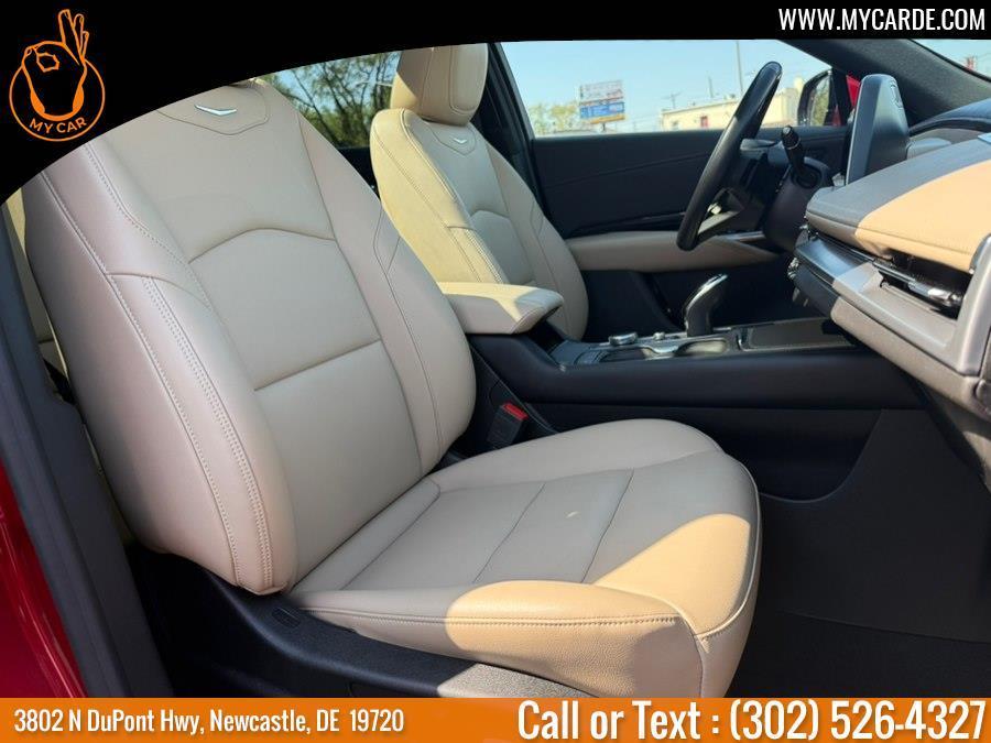 used 2024 Cadillac XT4 car, priced at $30,594