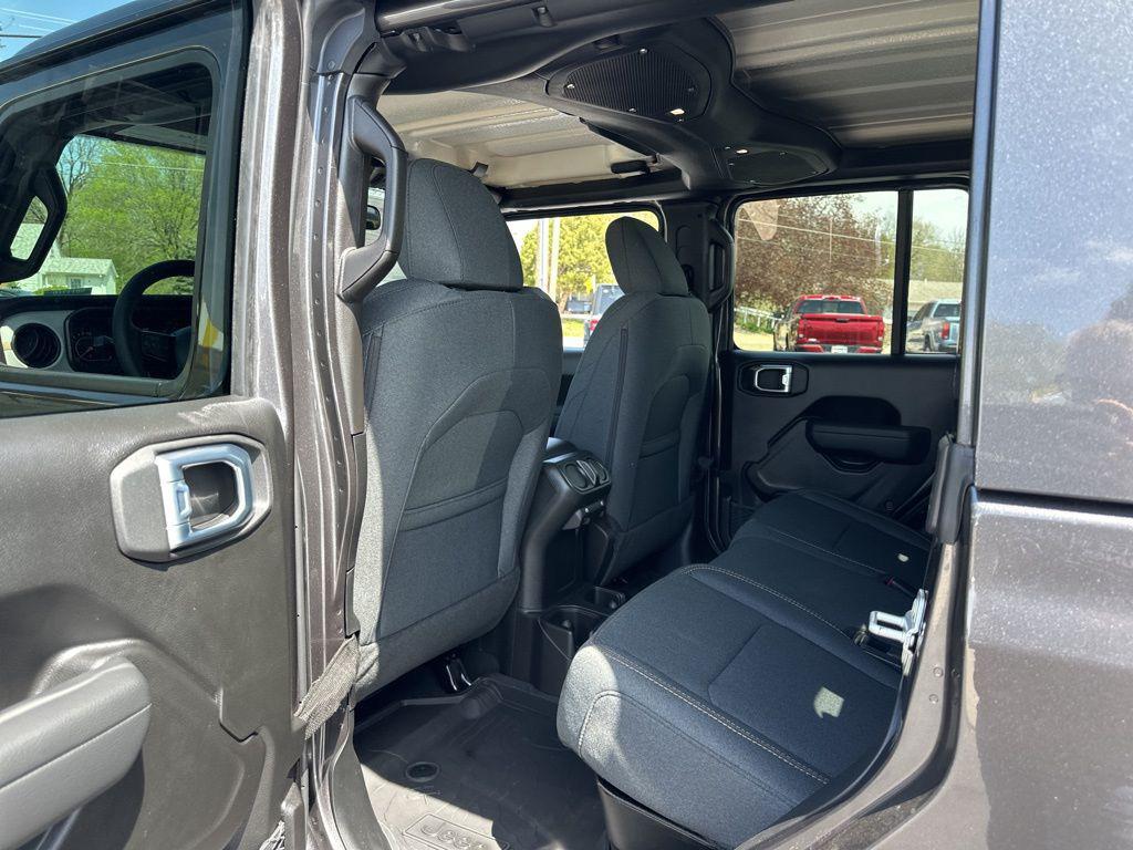 new 2026 Jeep Gladiator car, priced at $48,082