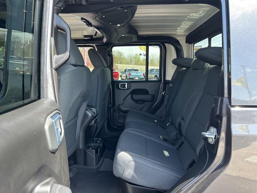 new 2026 Jeep Gladiator car, priced at $48,082