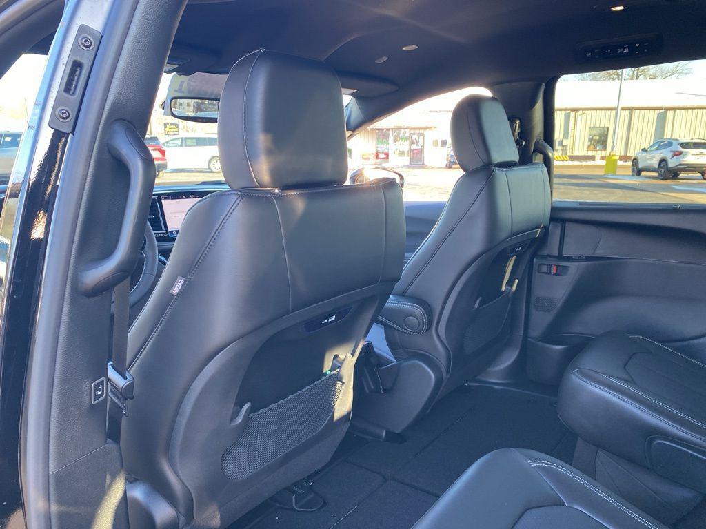 new 2026 Chrysler Pacifica car, priced at $44,278