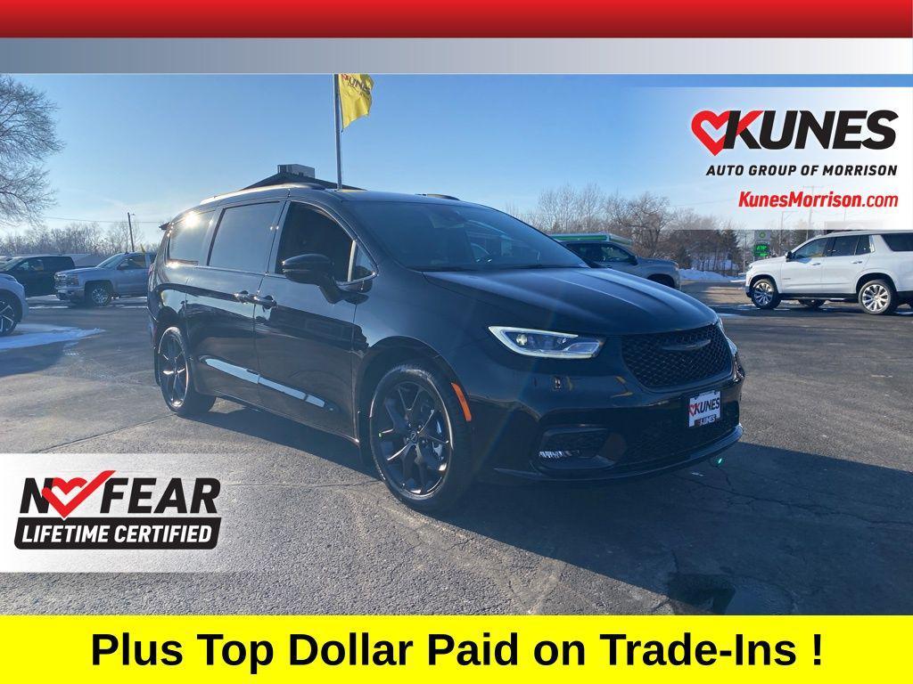 new 2026 Chrysler Pacifica car, priced at $44,278