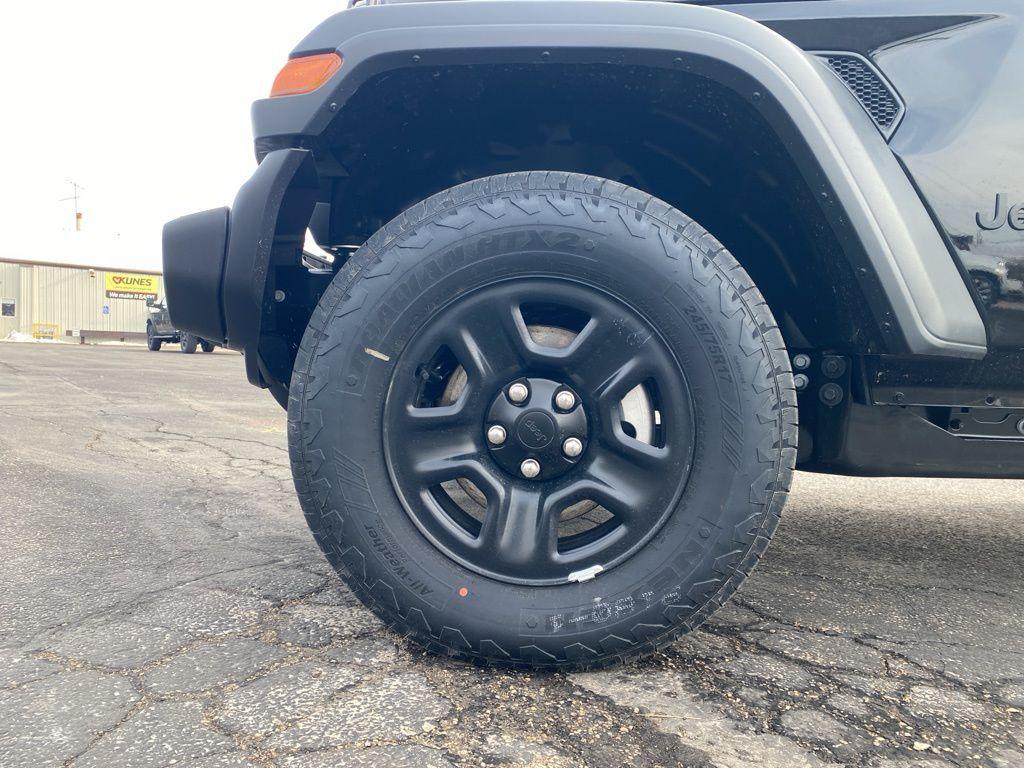 new 2026 Jeep Wrangler car, priced at $43,915