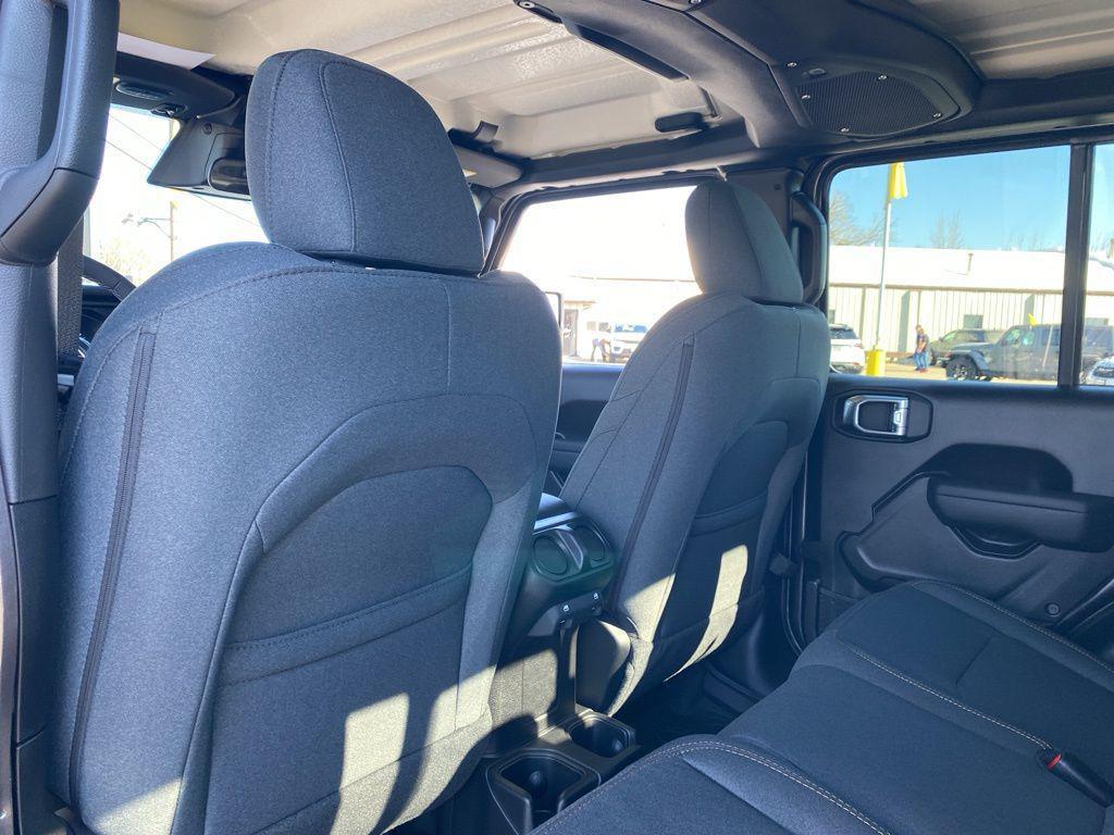 new 2026 Jeep Gladiator car, priced at $45,781