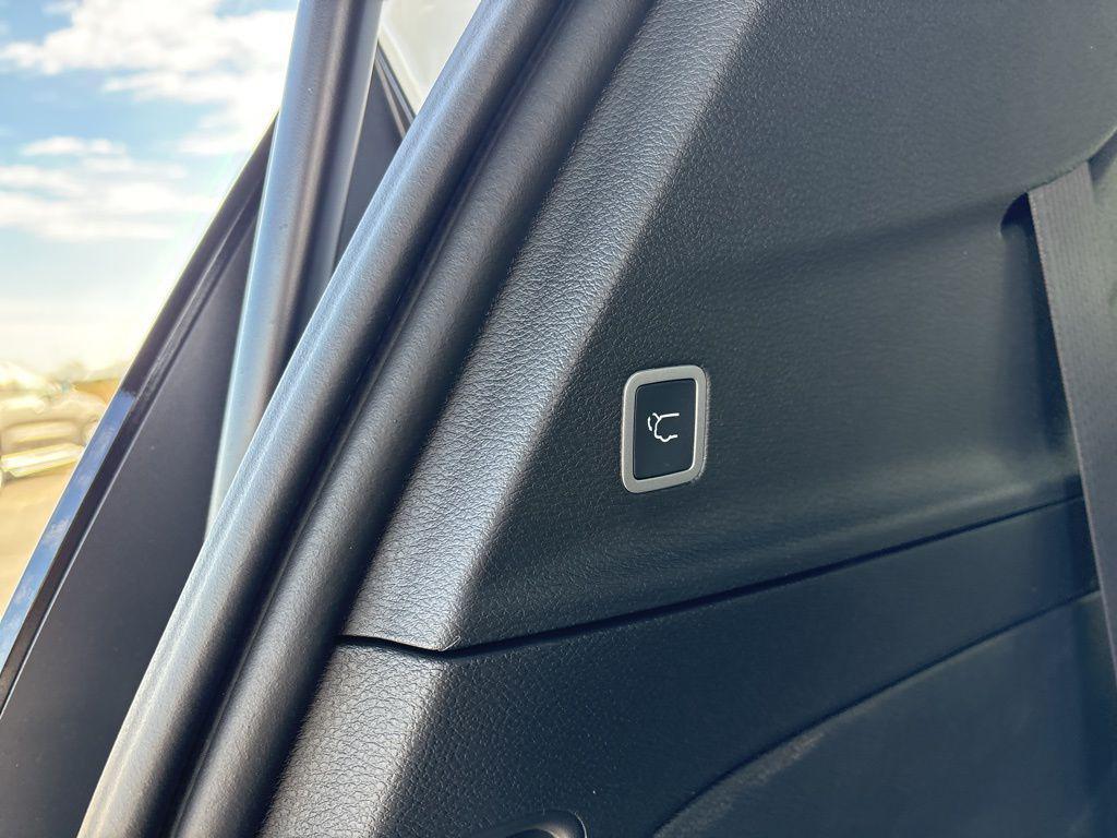 new 2026 Chrysler Pacifica car, priced at $49,688
