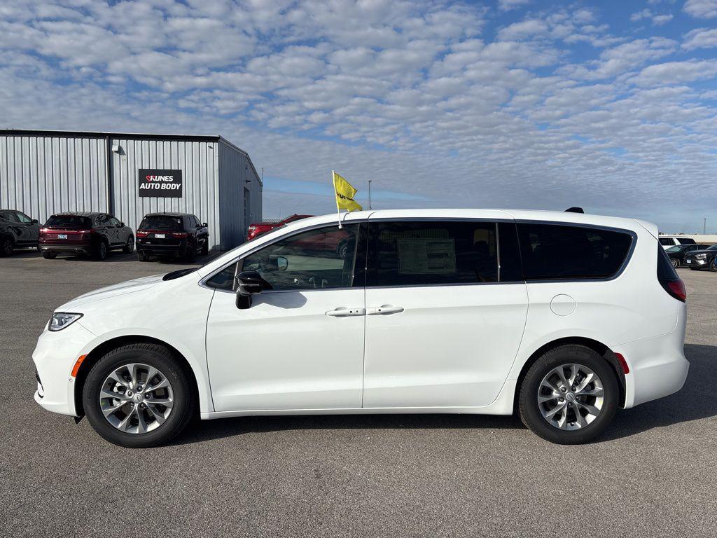 new 2026 Chrysler Pacifica car, priced at $49,688