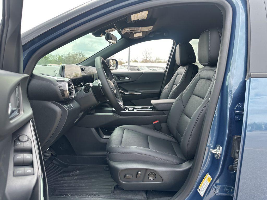new 2026 Chevrolet Equinox car, priced at $36,120