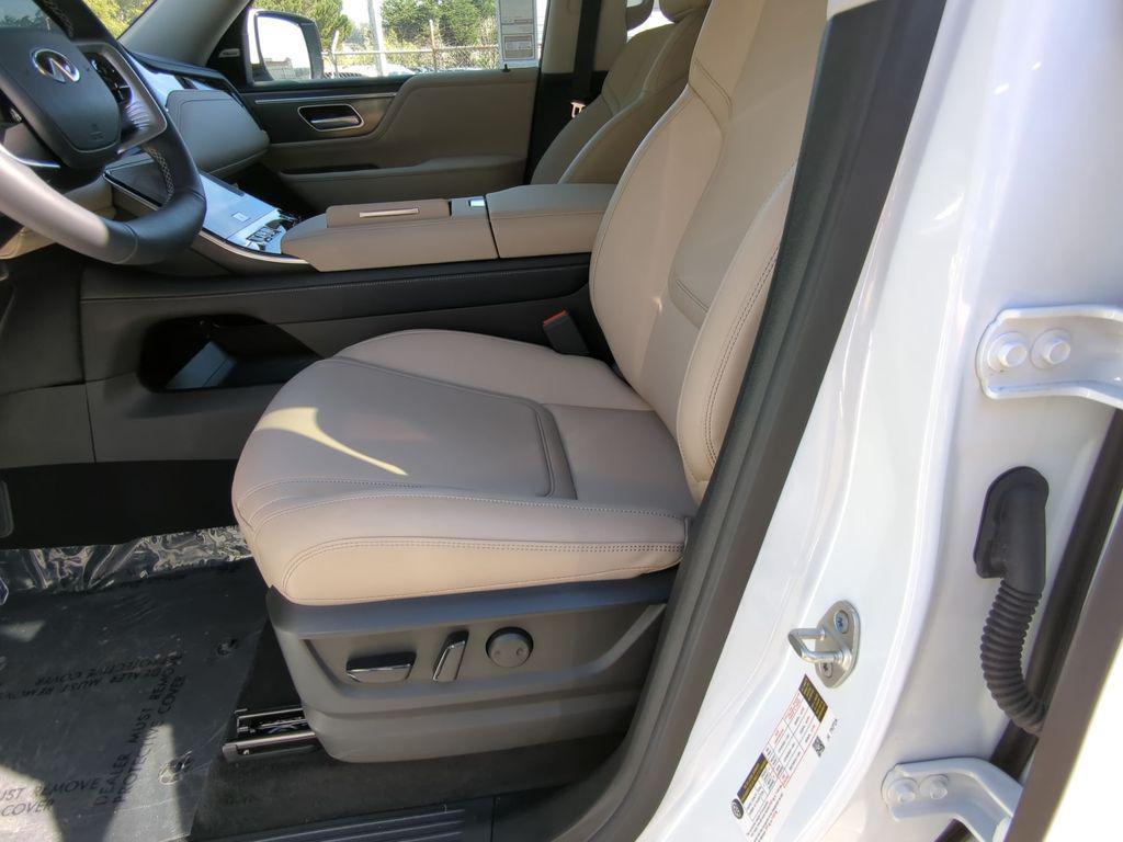 new 2025 INFINITI QX80 car, priced at $83,901