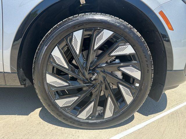 used 2025 Lincoln Nautilus car, priced at $54,990