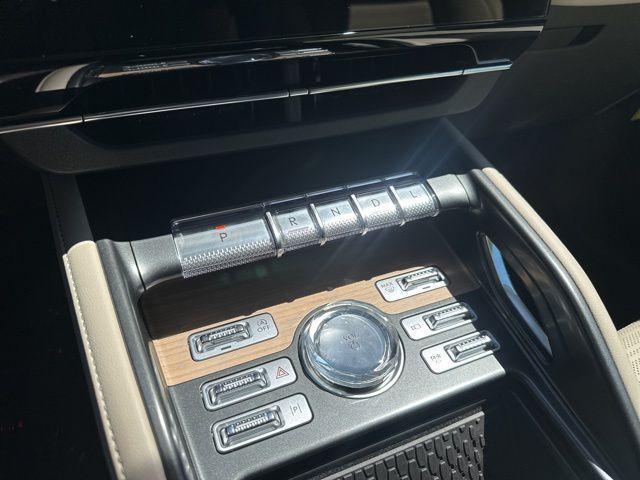 used 2025 Lincoln Nautilus car, priced at $54,990