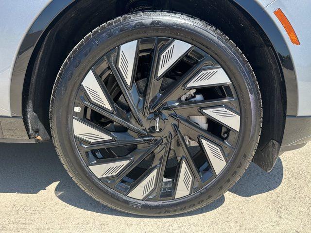 used 2025 Lincoln Nautilus car, priced at $54,990