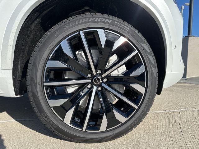 new 2026 Volvo XC90 car, priced at $75,155