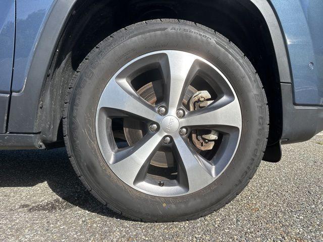 used 2021 Jeep Cherokee car, priced at $22,990