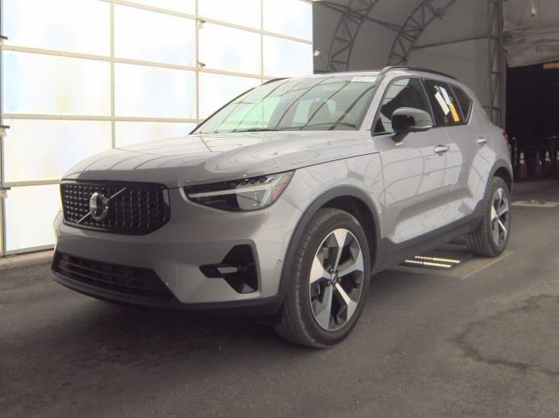 used 2026 Volvo XC40 car, priced at $41,990