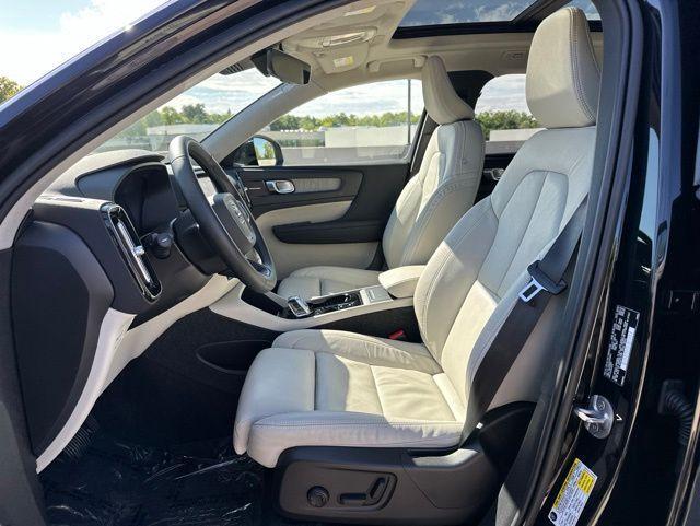 used 2023 Volvo XC40 car, priced at $31,990