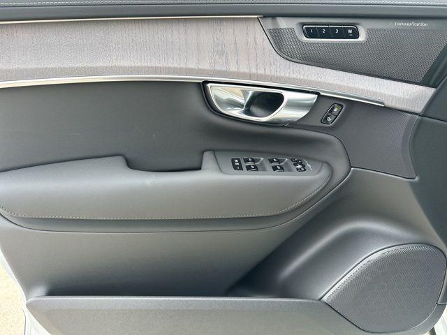 new 2026 Volvo XC90 car, priced at $75,270