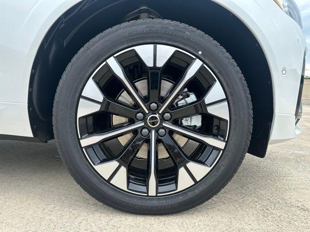new 2026 Volvo XC60 car, priced at $59,384