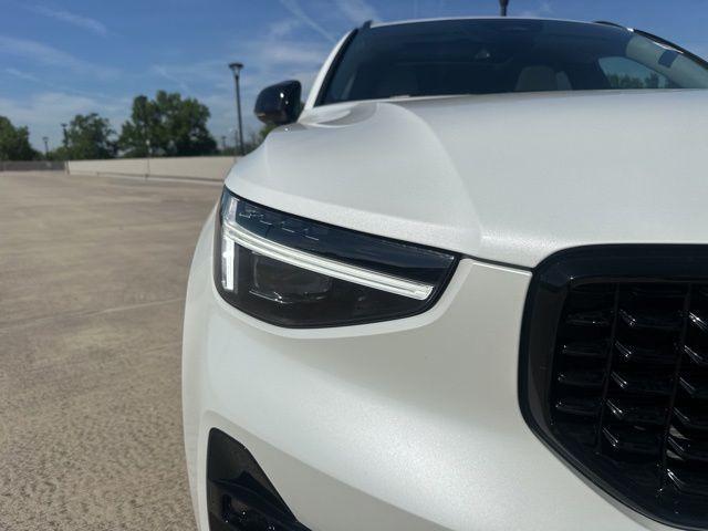 used 2026 Volvo XC40 car, priced at $41,889