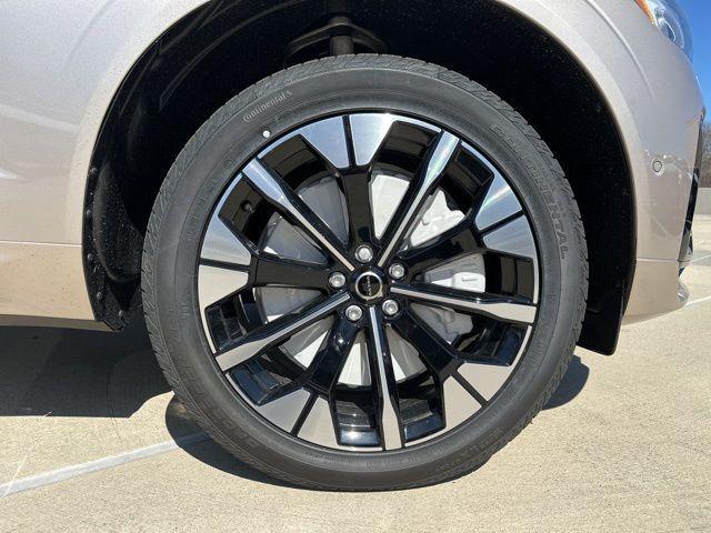 new 2026 Volvo XC60 Plug-In Hybrid car, priced at $67,614