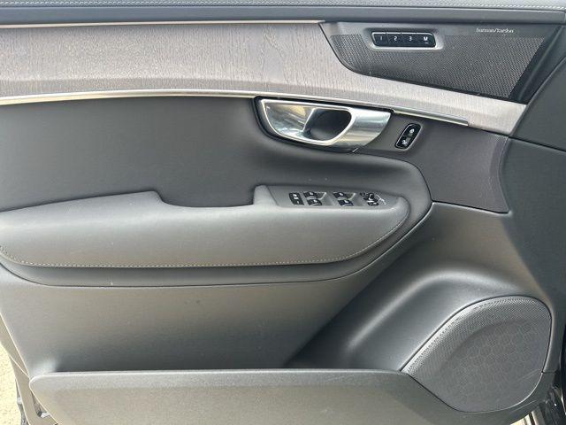 new 2026 Volvo XC90 car, priced at $75,155