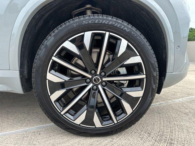 new 2026 Volvo XC90 car, priced at $75,155