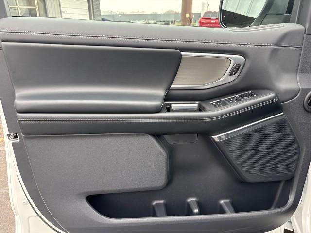 new 2025 Ford Expedition car, priced at $85,345