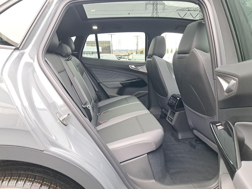 new 2025 Volkswagen ID.4 car, priced at $45,499