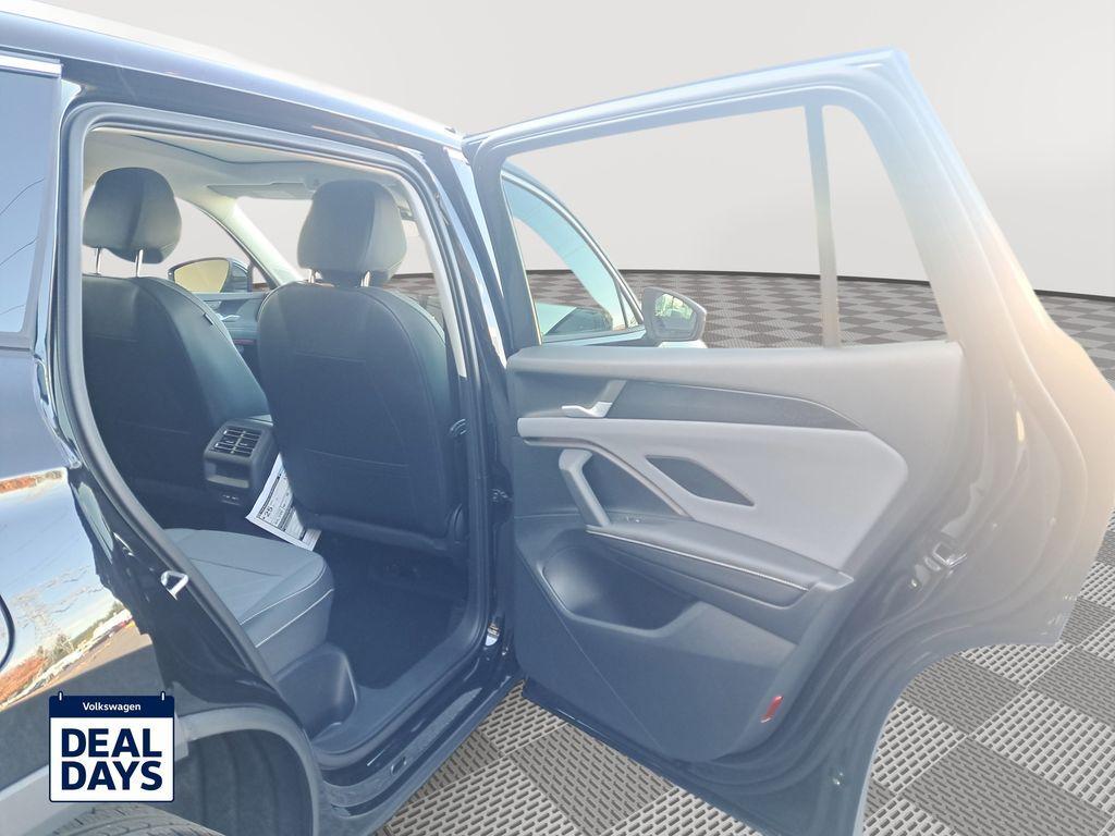 new 2025 Volkswagen Tiguan car, priced at $34,925