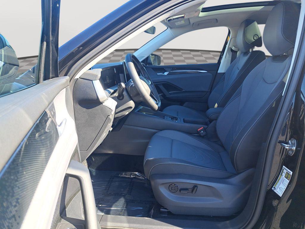 new 2025 Volkswagen Tiguan car, priced at $32,215