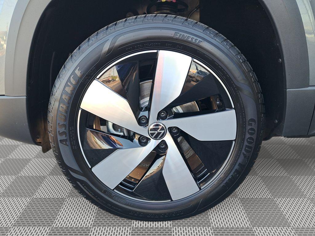 new 2025 Volkswagen Taos car, priced at $25,721