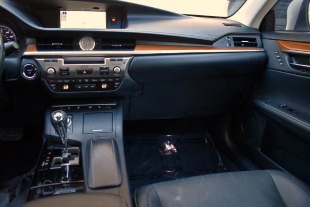 used 2014 Lexus ES 300h car, priced at $12,490