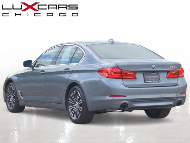 BMW 5 Series view 4