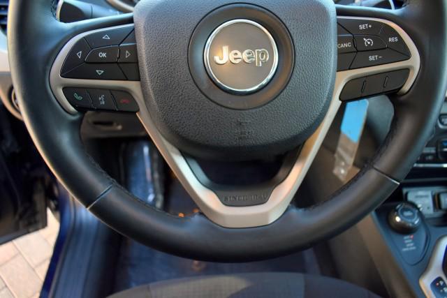 used 2015 Jeep Cherokee car, priced at $9,899